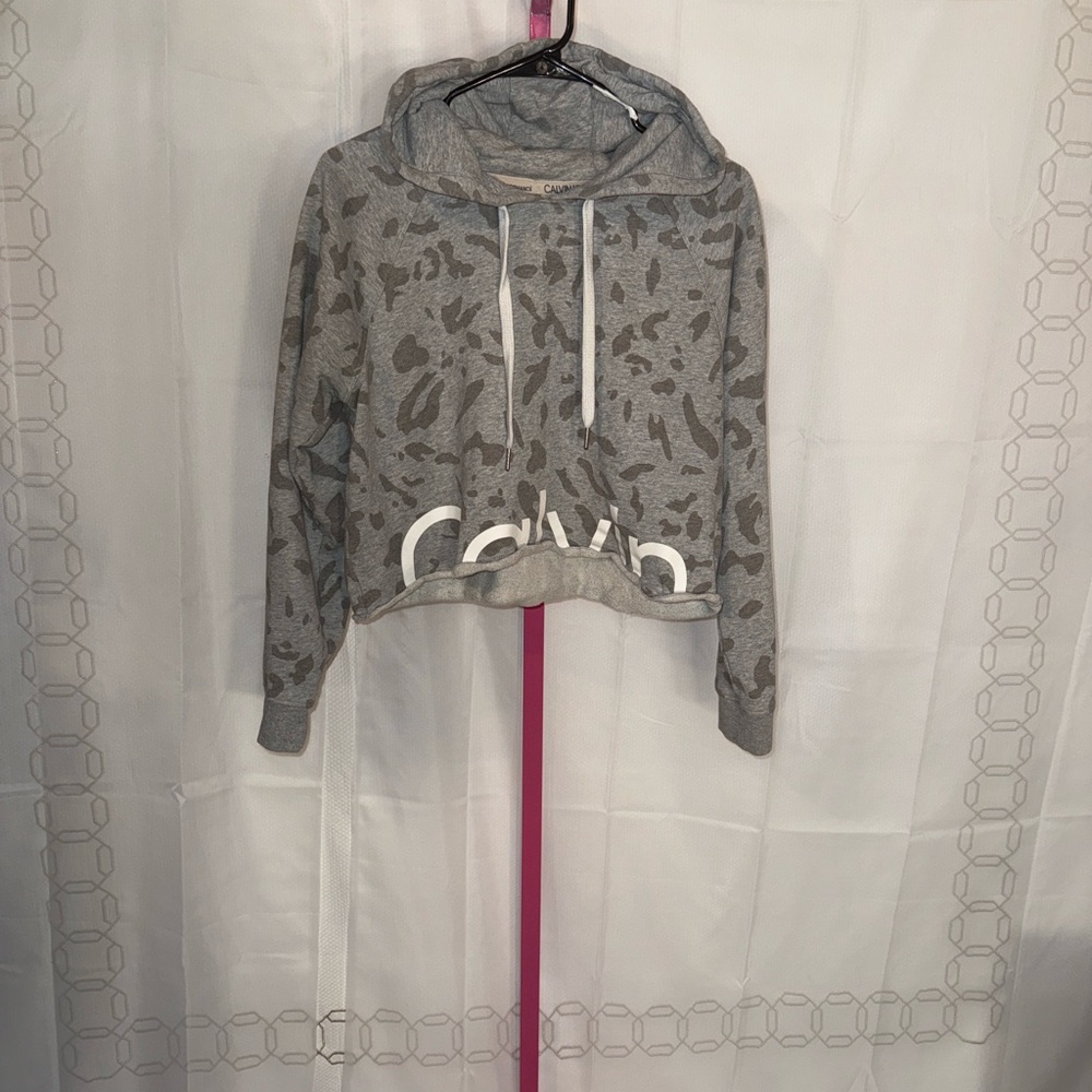 Calvin Klein Gray Leopard Print‎ Hooded Crop Sweater Size Medium